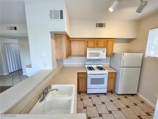 Building Photo - 9050 W Warm Springs Rd