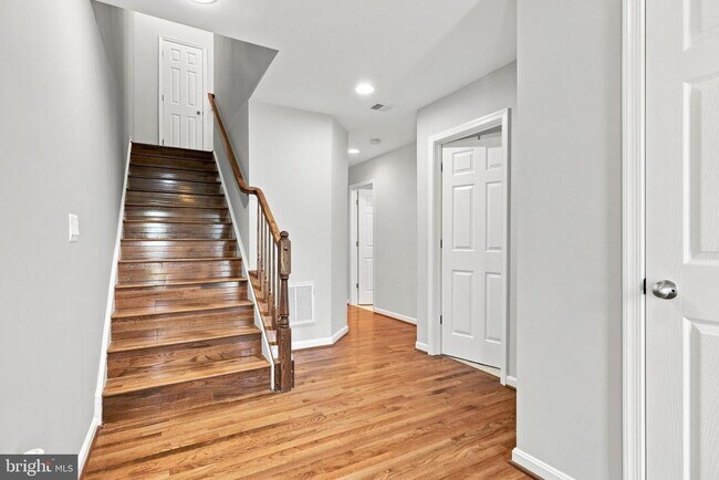 Building Photo - 25678 Pleasant Valley Rd