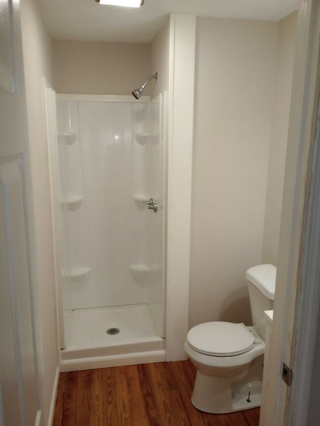 Building Photo - 3 Bedroom  2 Bath Home - Convenient Location