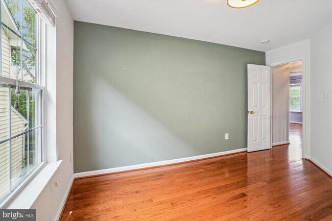 Building Photo - 9305 Sumner Lake Blvd