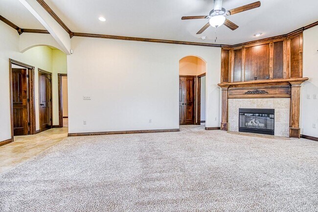 Building Photo - Beautiful home in Williamson Farms!