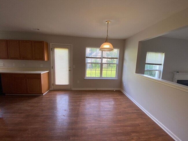 Building Photo - Pristine home located in Linda Vista!