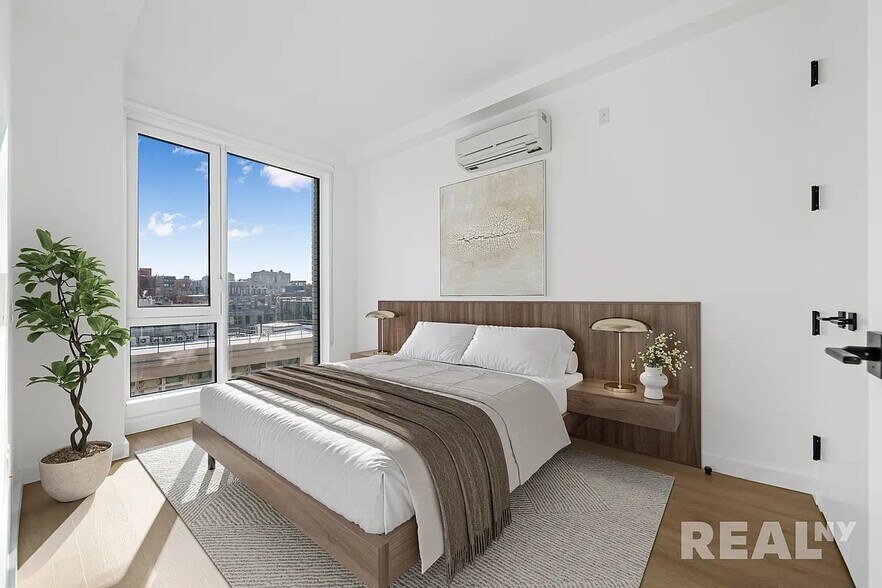 Building Photo - 953 Dean St