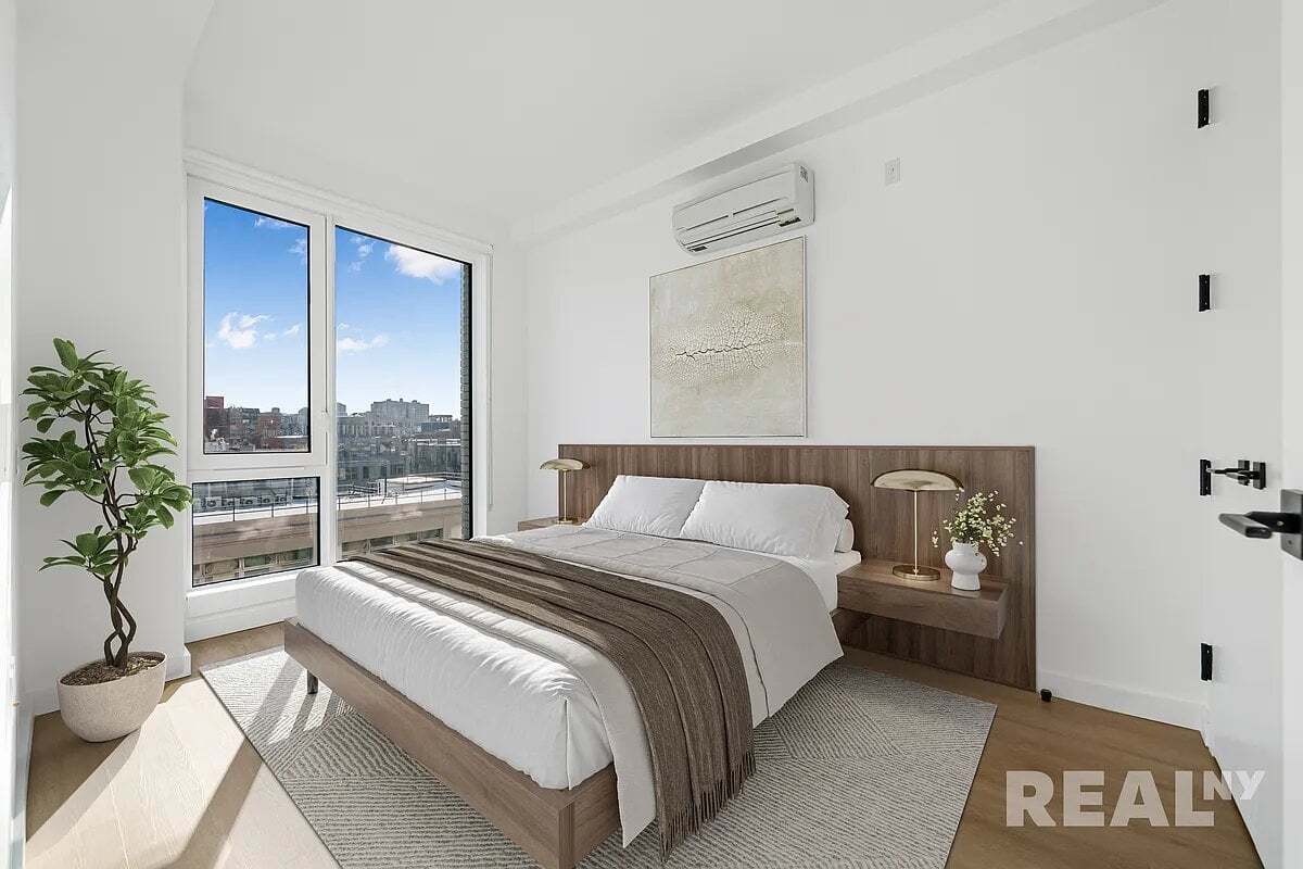 Building Photo - 953 Dean St