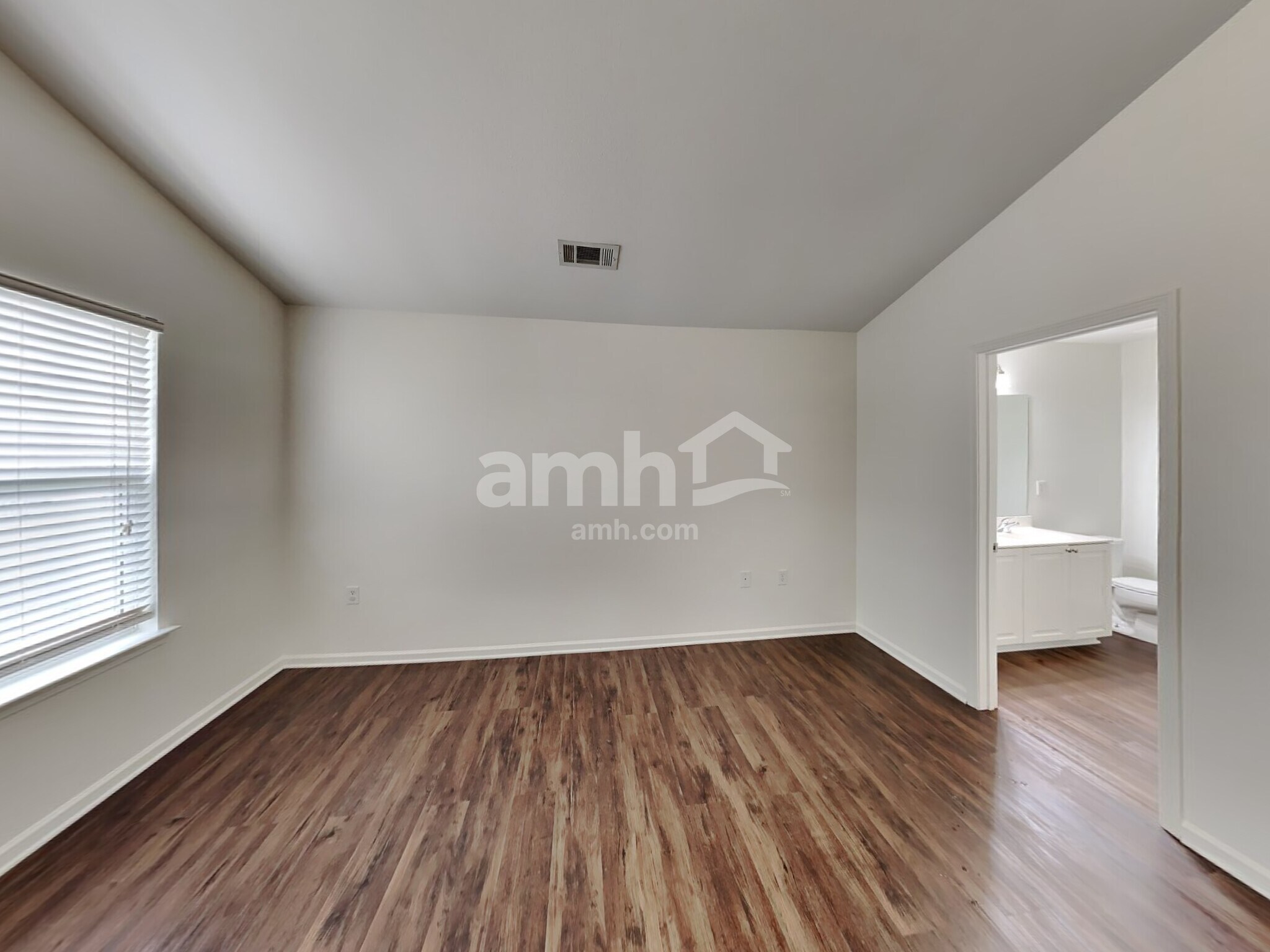 Building Photo - 704 Overlook Rd