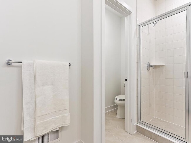 Building Photo - 6105 Vivaldi Rd