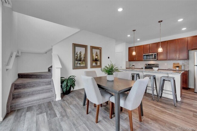 Building Photo - 1094 Anker Dr