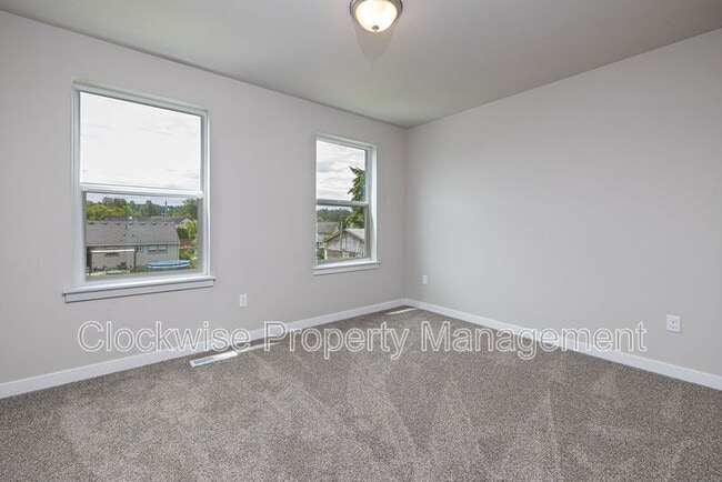 Building Photo - 206 Tacoma Ct NW