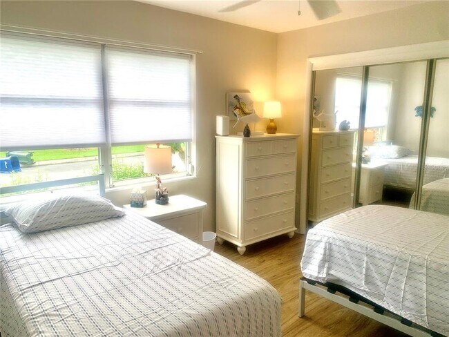 Building Photo - 2310 Canalbluff Pl