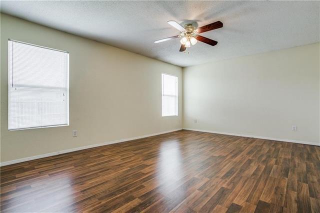 Building Photo - 2620 Clear Brook Dr