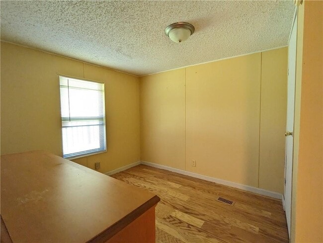 Building Photo - 319 Wages Rd