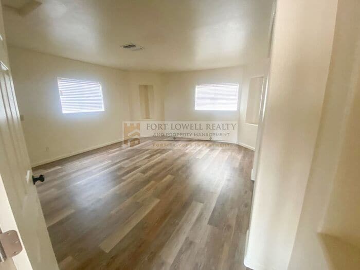 Building Photo - 18001 N 29th Dr