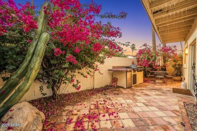 Building Photo - 8841 S 51st St