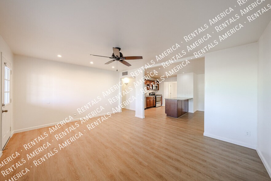 Building Photo - 601 N 73rd Pl