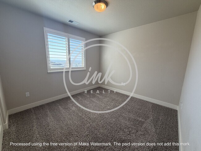 Building Photo - 439 Dubois Ln