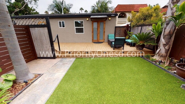 Building Photo - 4766 Bermuda Ave