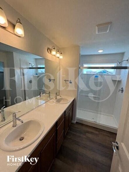 Building Photo - 10142 Luneth Dr