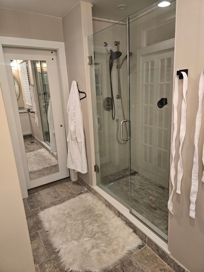 Building Photo - 1802 W Diversey Pkwy