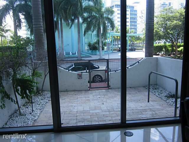 Building Photo - 2 br, 2.5 bath Condo - 6000 Collins Ave To...