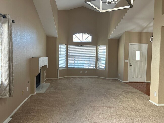 Building Photo - Single story home at Desert Shores
