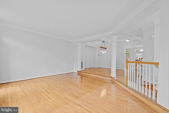 Building Photo - 271 Murtha St