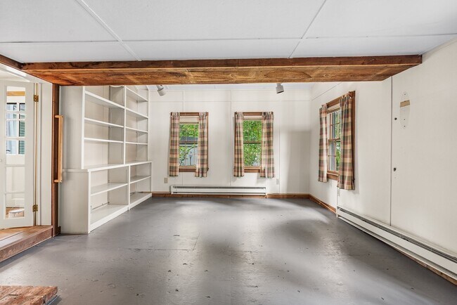 Building Photo - 230 Asbury St