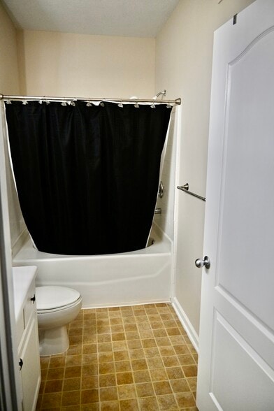 bathroom - 1300 Park West Blvd