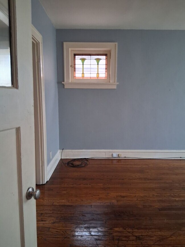 Building Photo - Welcome to 5028A Mardel in St. Louis, MO!