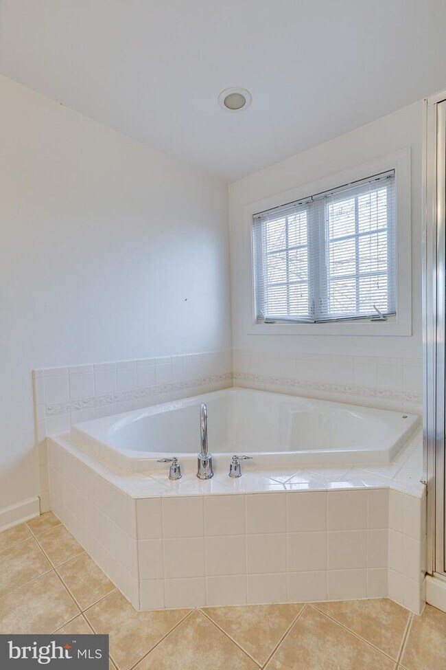 Building Photo - 4683 Helen Winter Terrace