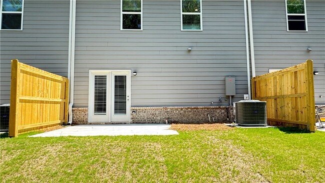 Building Photo - 3190 Greyton Dr
