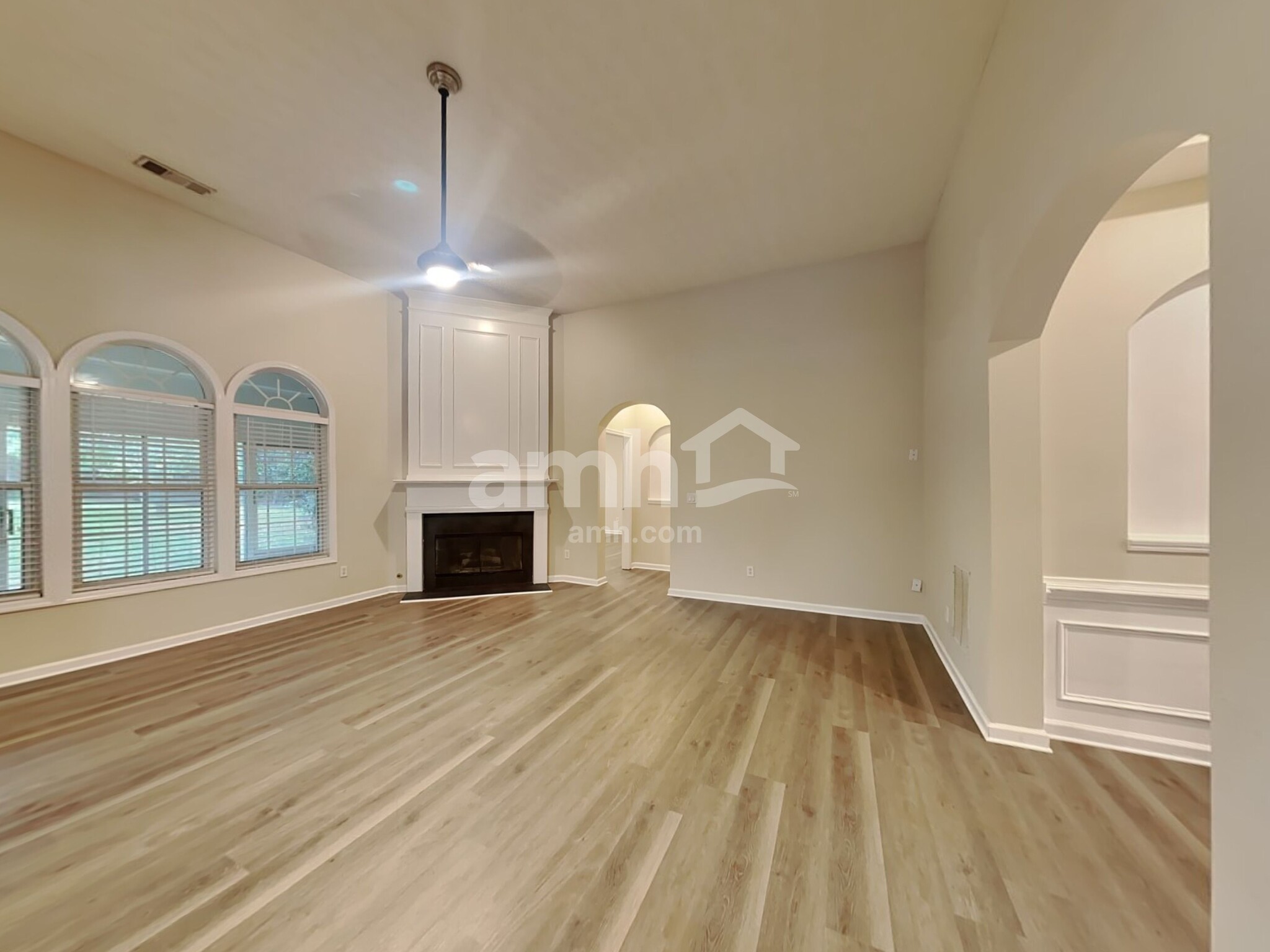 Building Photo - 985 Martin Field Dr