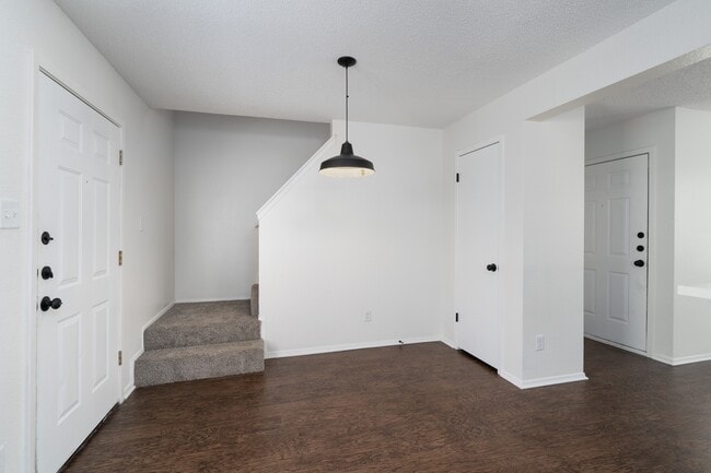 Building Photo - 2909 W Slaughter Ln