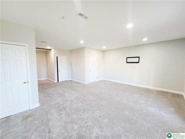 Building Photo - 7699 Clayton Ave