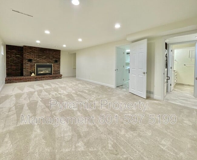 Building Photo - 8298 Harrison Cir