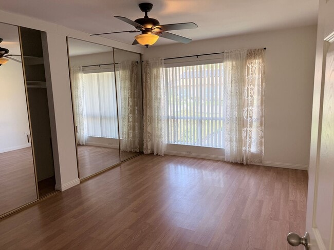 Building Photo - Coronado model with enclosed patio room in Leisure Village Camarillo