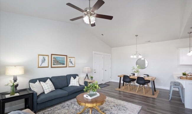 Building Photo - Amenity-Rich Top-Floor Condo in Lehi