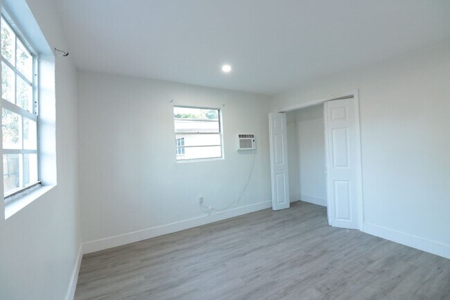 Building Photo - 1768 NW 112th Terrace
