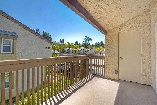Building Photo - 1 Bedroom, 1 Bathroom Condo in the Villa La Jolla Community