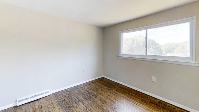 Building Photo - 418 Lake Ave