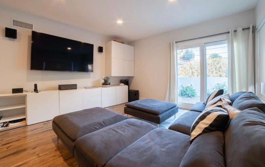 Media + Family + Music Room - 1530 Marine Ave
