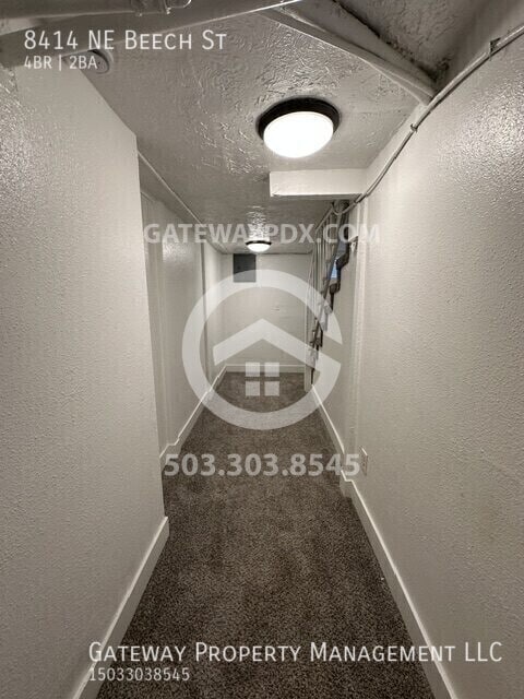 Building Photo - 8414 NE Beech St