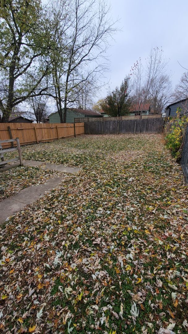 Building Photo - 3 Bedroom, 1 Bathroom split level bi-attac...