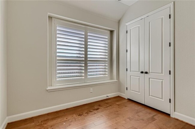 Building Photo - 208 Maxwell Way
