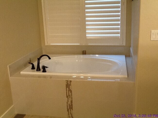 Building Photo - Beautiful home located it Madelyn estates in Meridian