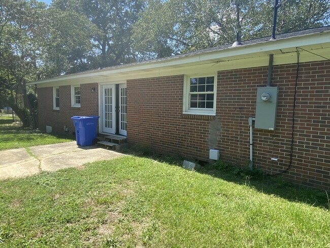 Building Photo - 7568 Carrollburg Dr