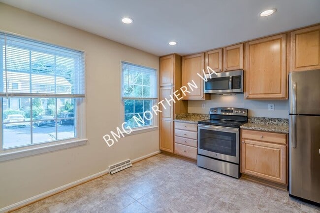 Building Photo - 9103 Vosger Ct