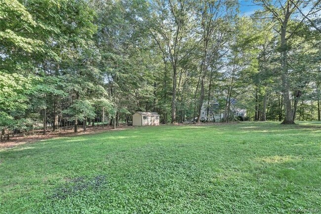 Building Photo - 5 Fairview Ln