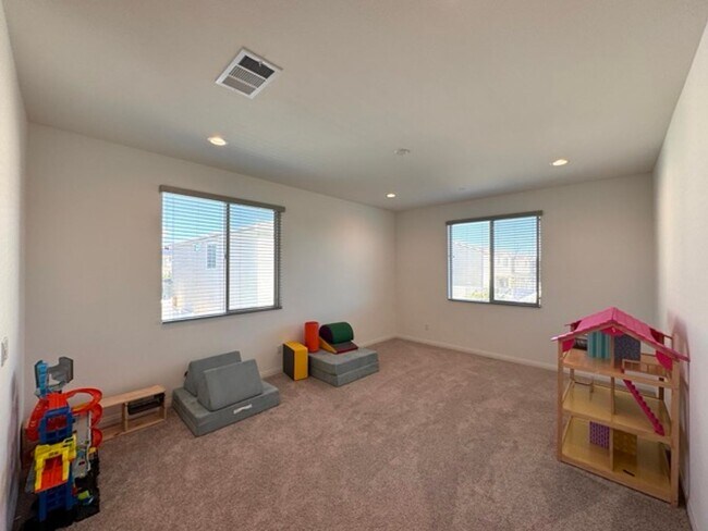 Building Photo - Welcome to this stunning two-story home located in the desirable Spencers Crossing community of M...