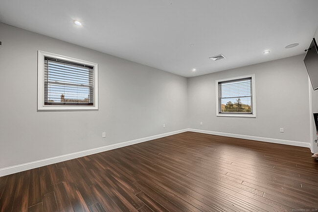 Building Photo - 46 West St