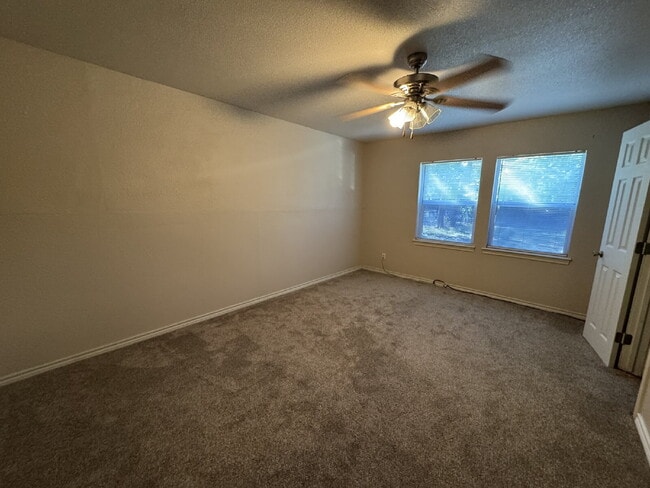 Building Photo - Charming 3 Bed, 1 Bath Home